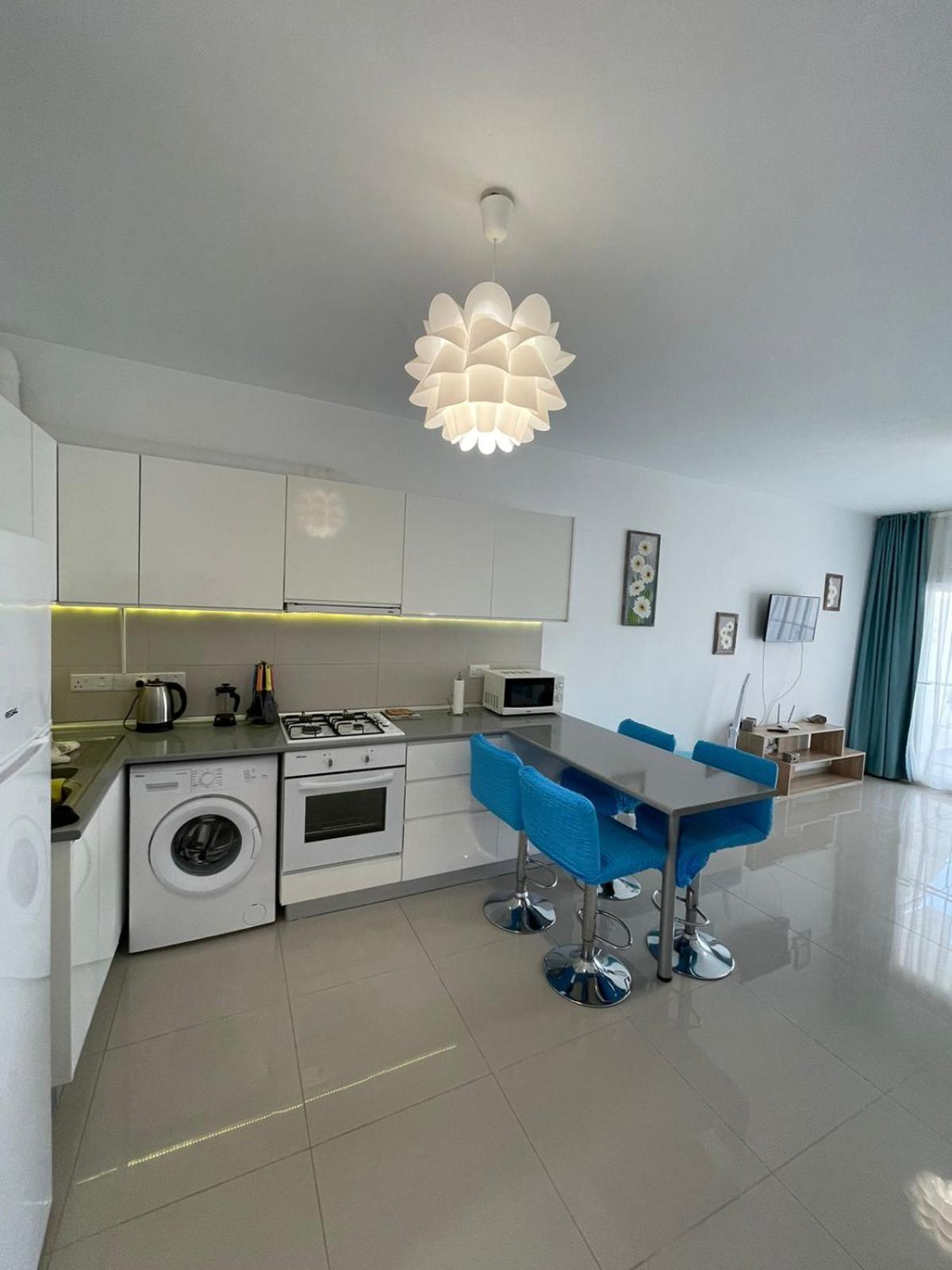 Blue Apartment In 5* Ceasar Resort Trikomo ภายนอก รูปภาพ