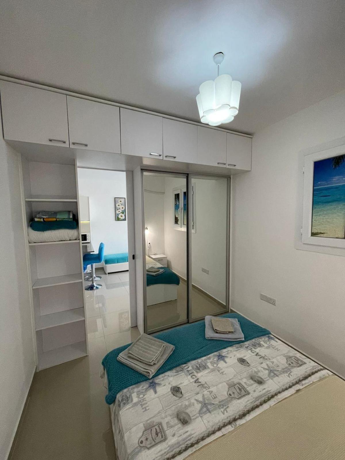 Blue Apartment In 5* Ceasar Resort Trikomo ภายนอก รูปภาพ