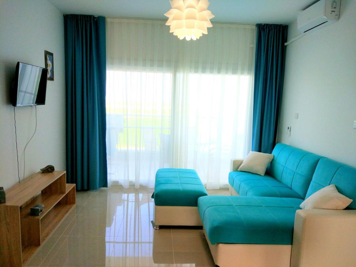 Blue Apartment In 5* Ceasar Resort Trikomo ภายนอก รูปภาพ